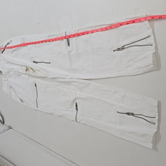 I. Am. Gia Elevara Cargo Pant in White with Zippers Woman's  - Picture 3 of 9